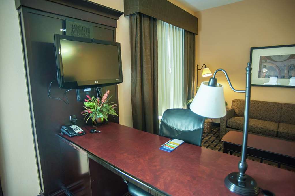 Hampton Inn & Suites Палестин Номер фото